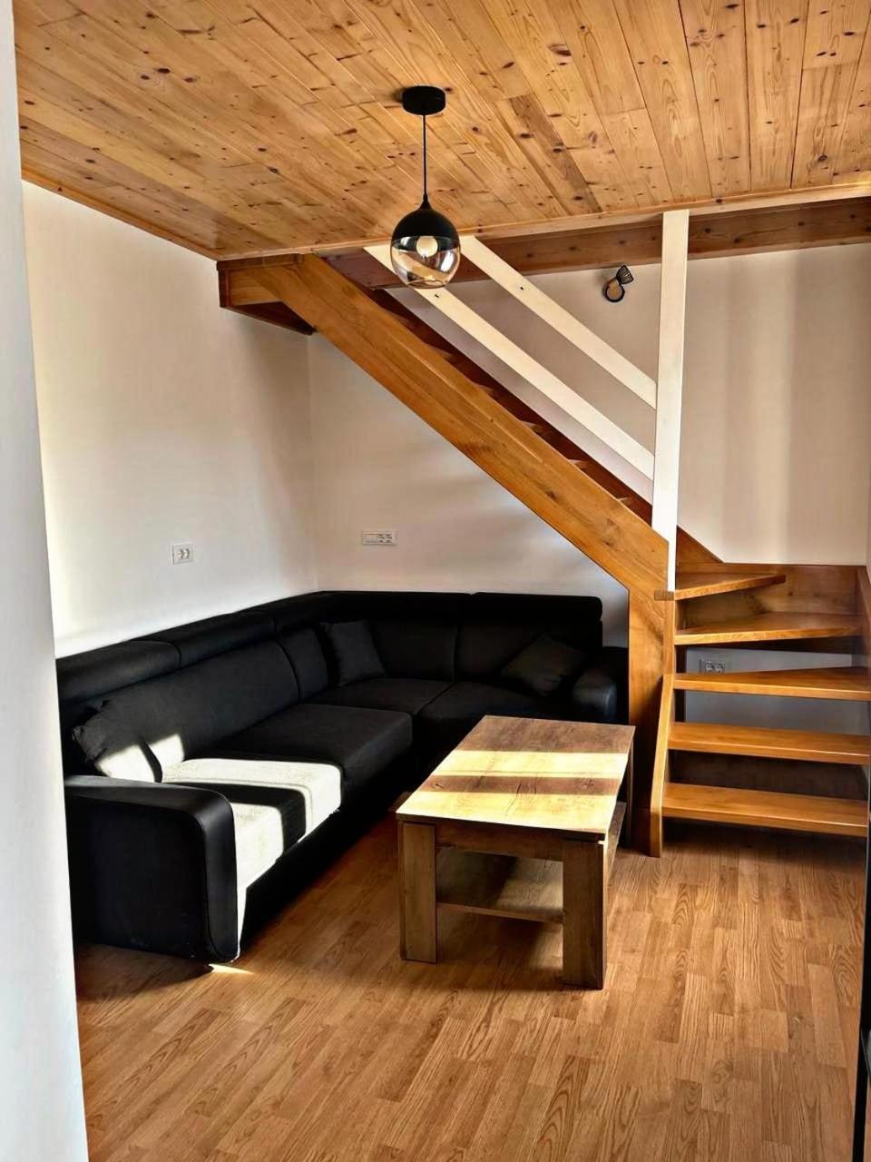 Amani Modern Apartment Lumbarda Exterior photo